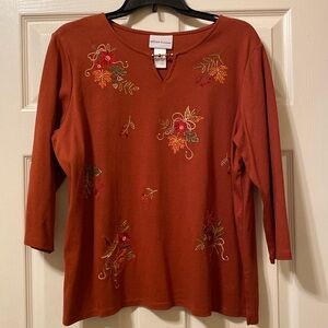 Alfred Dunner Fall Embellished 3/4 sleeve pullover blouse top. Size L